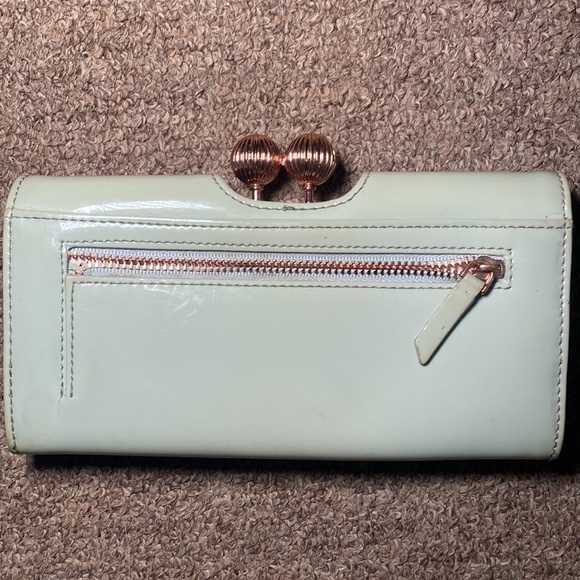 Ted Baker grey with whimsical pink rabbit design wallet rose gold accents - Picture 3 of 8